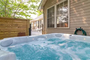 Hot tub, Pool, Shop & Dine, Sleeps 8 - Image 2
