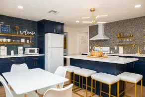 Blue Oasis | Modern 3bd | Walk to River | Fire Pit - Image 2