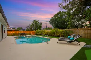 *NEW* Renovated Coastal Cottage - Image 2