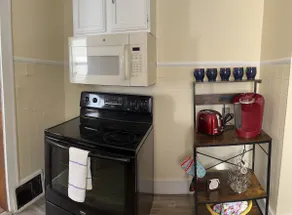 Cozy 2BR Bungalow Dog friendly - Image 3