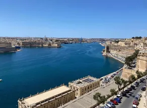 Valletta Grand Harbour 3-Bedroom by Malta Weekend - Image 2