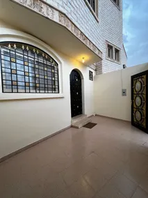 Sweet Home with modern designs and smart entry - Image 3