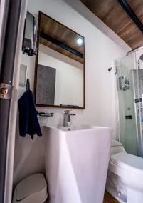 Apartment 4 - Image 2
