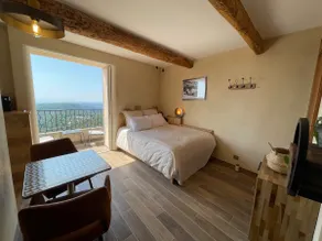 Charming studio with balcony and panoramic sea view - Image 3
