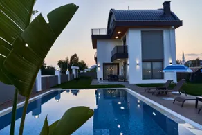 Villa Diamond 'Luxury Vacation' - Image 3