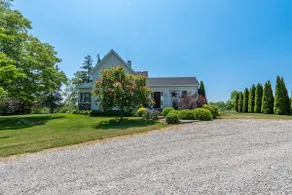 The Hungry Hollow Farmhouse - Image 2