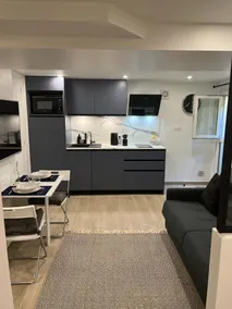 Cozy studio with terrace 2 minutes from the train station - Image 3