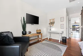 Charming Georgetown Retreat - Image 5