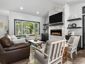 New, charming custom home - Image 2