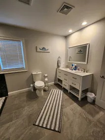 Clean-Cozy-Comfy. Steps to the Ocean and center! - Image 5