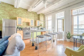 Modern Urban Stay: Dtwn Apt &Patio - Image 5