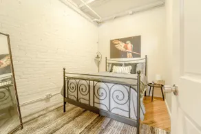 Modern Urban Stay: Dtwn Apt &Patio - Image 4