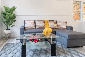 Spacious apartment with parking - Image 2