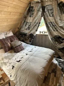 L'Écureuil, a romantic cabin with a view of nature - Image 2