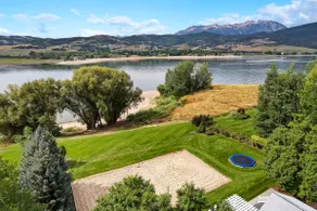 The Lake Front Retreat - Image 2