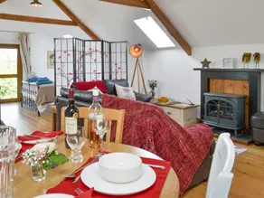 Lane End Loft - Image 3