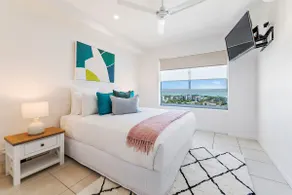 Crystal Waterfront - A Panoramic Balcony Haven - Image 3