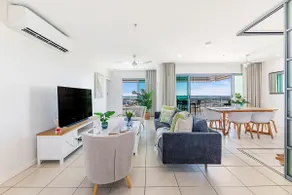 Crystal Waterfront - A Panoramic Balcony Haven - Image 2