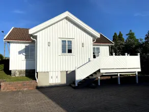 The guesthouse - Image 2
