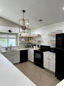 Rambler Home w/ Huge Backyard - Image 4