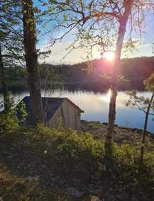 Idyllic traditional cabin by fishing lake - Image 4