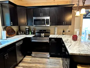 Recently renovated, In-town. - Image 2