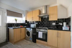 Maltby House, Rotherham for contractors & Families, free private parking, fast wifi, spacious,WIFI etc - Image 4
