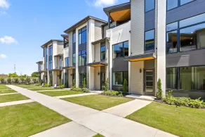 Modern, new, garage, clean, easy check-in, fun! - Image 3