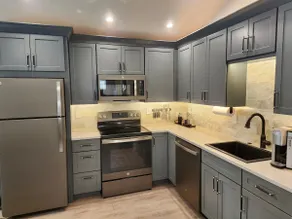 Dean's Garage: Moto Style Luxe Home Central Auburn - Image 3