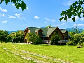 Scenic log Cabin 100-acre farm river mountain view - Image 4