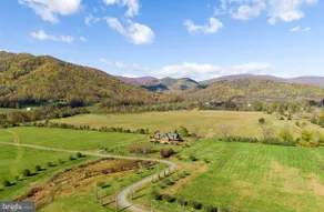 Scenic log Cabin 100-acre farm river mountain view - Image 3