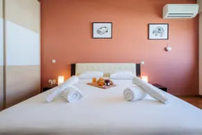 3BR home/ beach town/close to airport/fast WiFi - Image 2