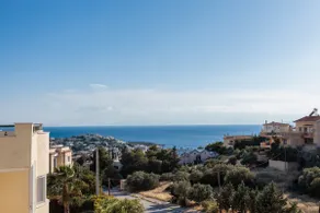 3BR home/ beach town/close to airport/fast WiFi - Image 3