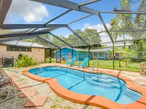 Deep-H2O Retreat: Dock/Kayaks/Pool & Dogs Welcomed - Image 2