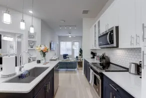 Luxurious One Bedroom With Pool - Image 2