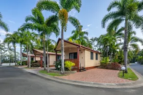 1 Bedroom Tropical Cabin - Image 2
