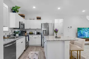 Elegant Lux Home| Location | Close to Everything - Image 3