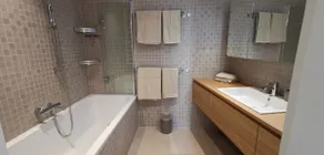 Downtown new built luxury suites - Image 3