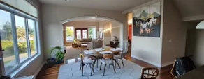 Spacious Home with Amazing Views - 2 mins to beach - Image 4