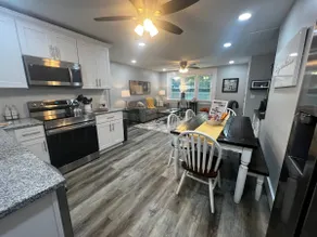Central Retreat B, Cozy Family & Pet Friendly - Image 3
