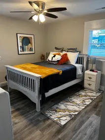 Central Retreat B, Cozy Family & Pet Friendly - Image 5