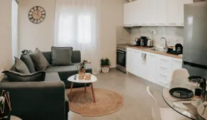 Sophia's Coastal Retreat - Image 3