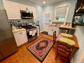 Cozy 1BR unit across from Belhaven Town Center - Image 3