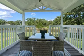 Lucky Duck Lake House - Image 4