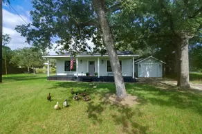 Lucky Duck Lake House - Image 2