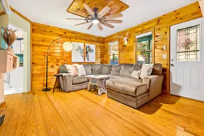 Dog-Friendly Cabin Near Lake James & Pisgah - Image 4