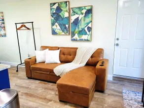 Cozy 2-BR Suite in Heart of Tampa - Image 3