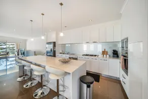 Beach Haven at Semaphore - Sweeping Ocean Views - Image 3
