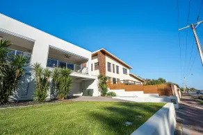 Beach Haven at Semaphore - Sweeping Ocean Views - Image 5