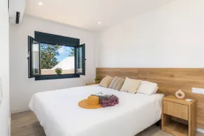 White suites 3 - Image 2